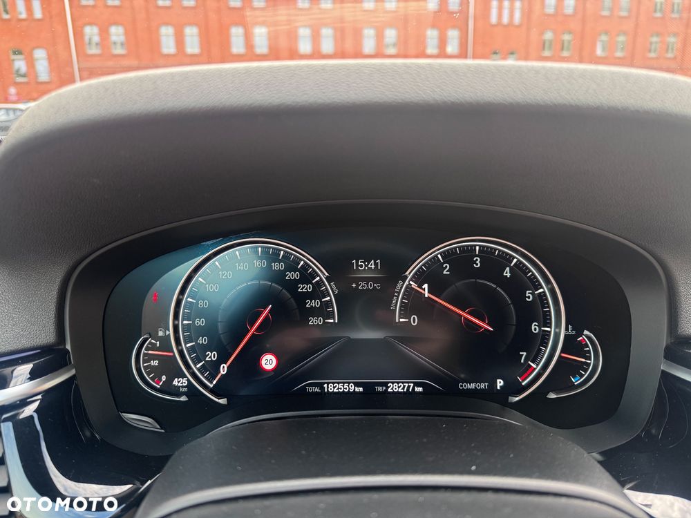 BMW Seria 5 540i xDrive - 21