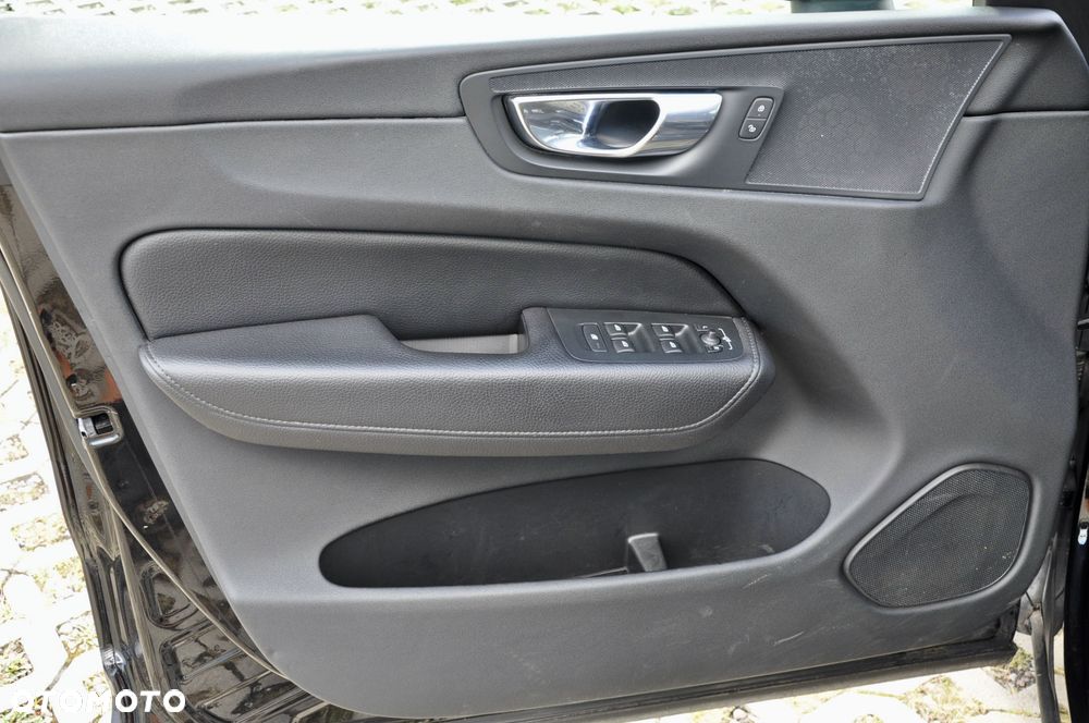 Volvo XC 60 D3 Momentum - 12
