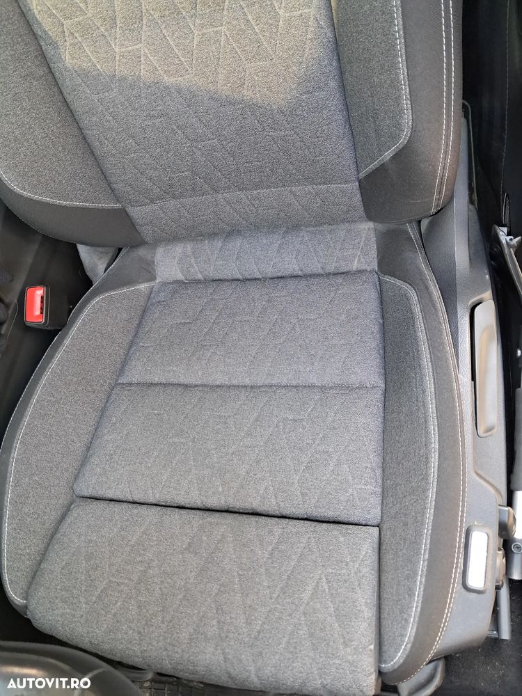Volkswagen Passat 2.0 TDI DSG Comfortline - 4