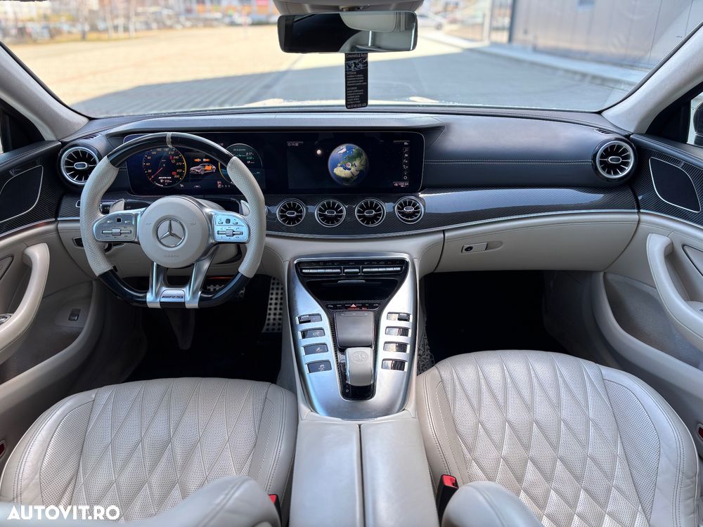 Mercedes-Benz AMG GT 4-door Coupe 43 - 3