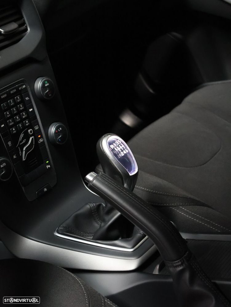 Volvo V40 1.6 D2 Momentum - 19