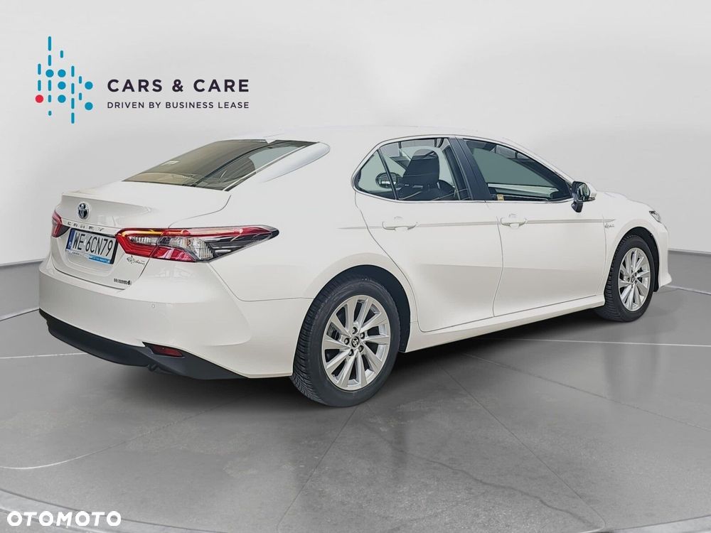 Toyota Camry 2.5 Hybrid Comfort CVT - 24