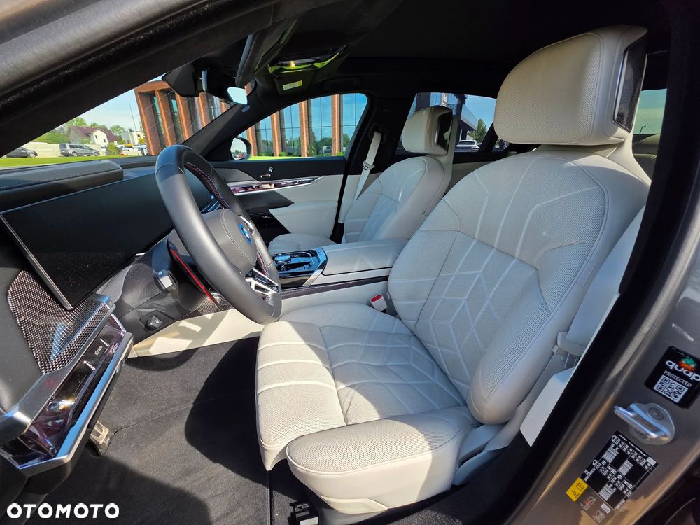 BMW Seria 7 M760e PHEV xDrive sport - 14