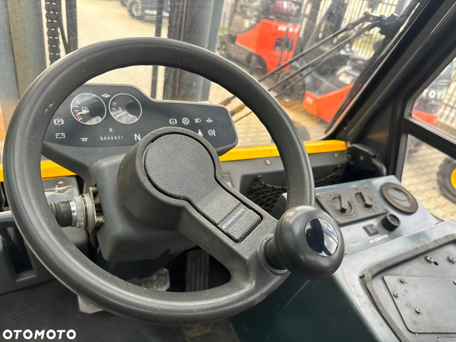 Jungheinrich DFG45/Diesel / Pozycjoner + przesuw / Klimatyzacja / Kabina pełna - 13