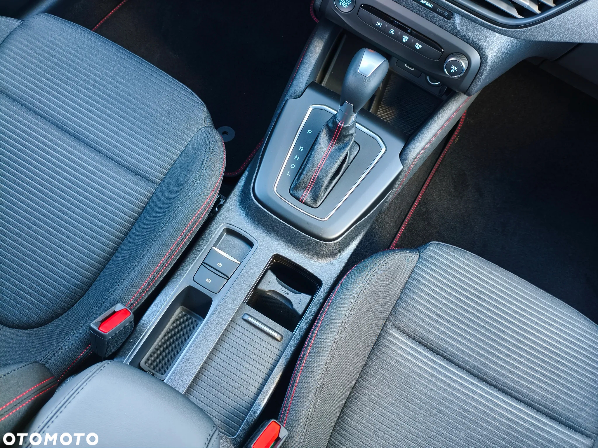 Ford Focus - 36
