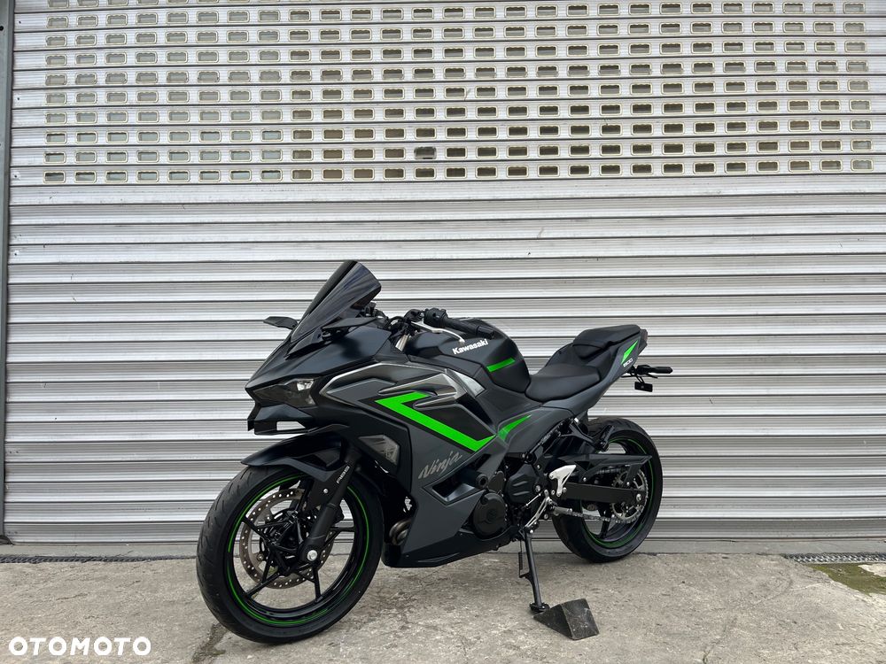 Kawasaki Ninja - 25