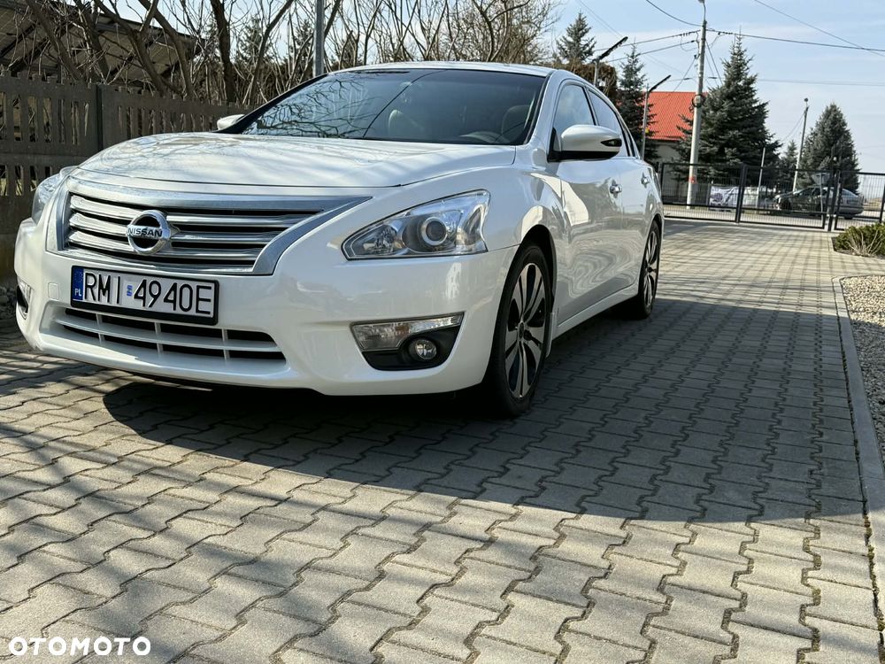 Nissan Altima - 4