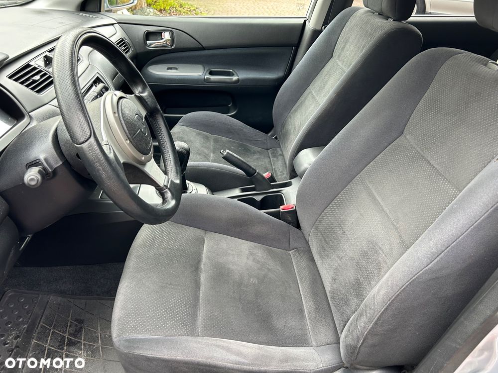 Mitsubishi Lancer Kombi 1.6 Intense - 17