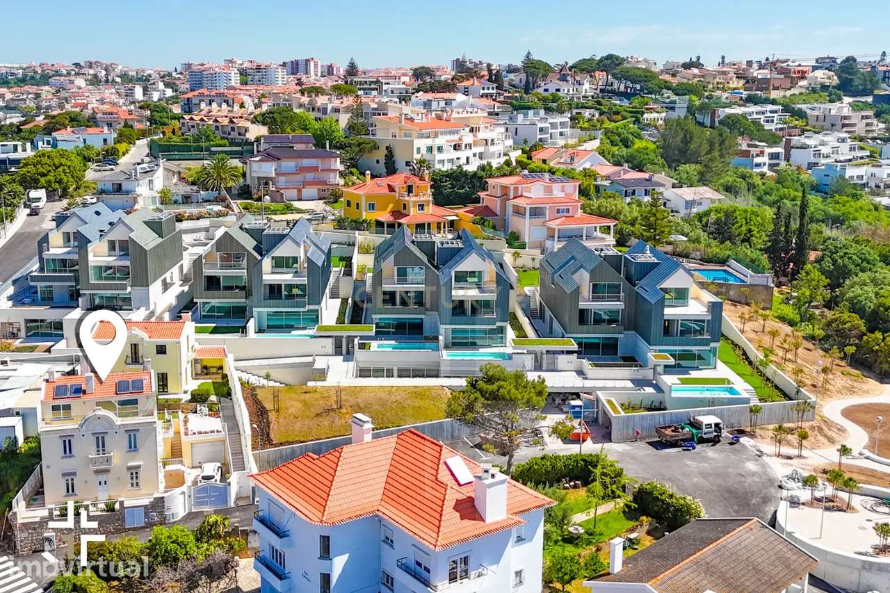 T3+1 Duplex em Moradia Bifamiliar | São Pedro do Estoril - Grande imagem: 4/42