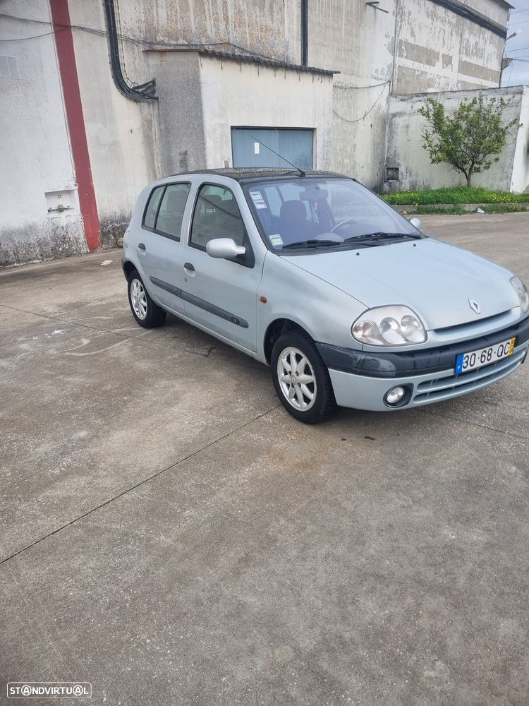 Renault Clio 1.2 RXE - 2