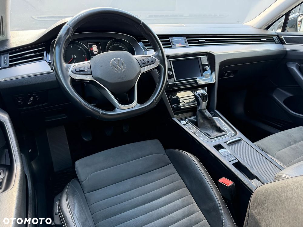 Volkswagen Passat 2.0 TDI EVO Elegance - 11