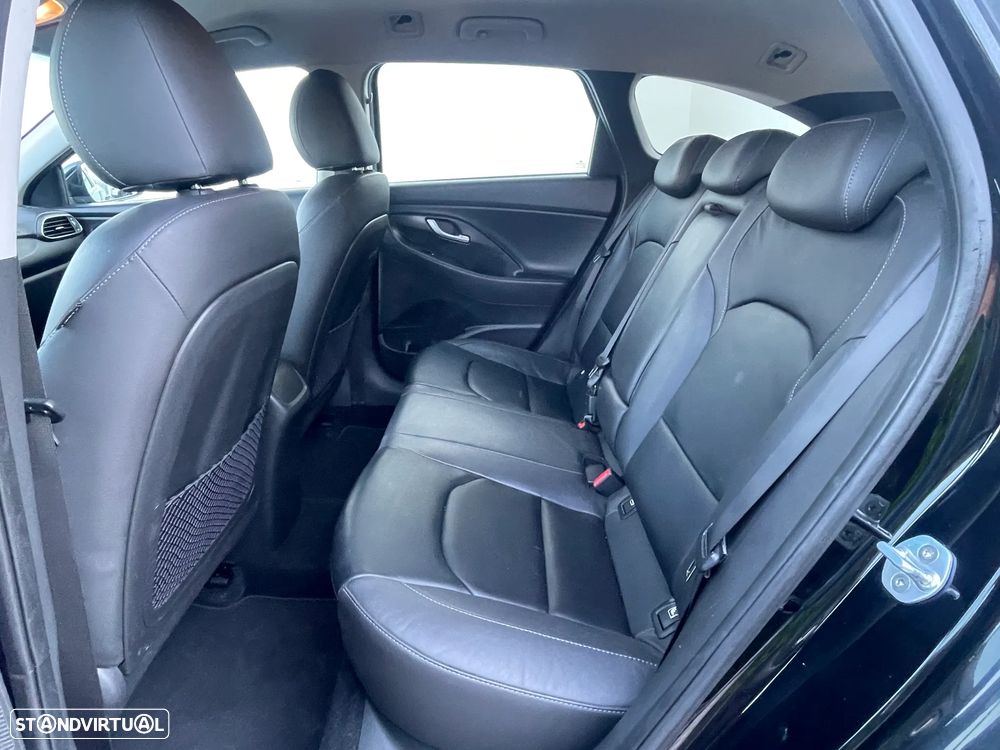 Hyundai i30 CW - 26