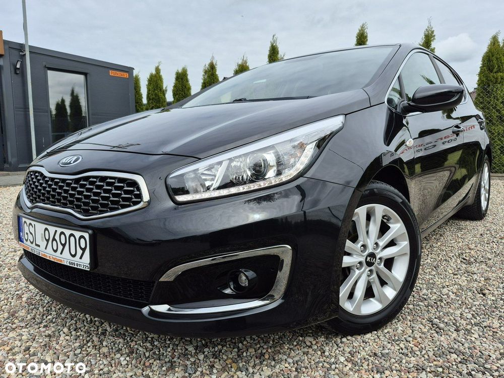 Kia Ceed - 12
