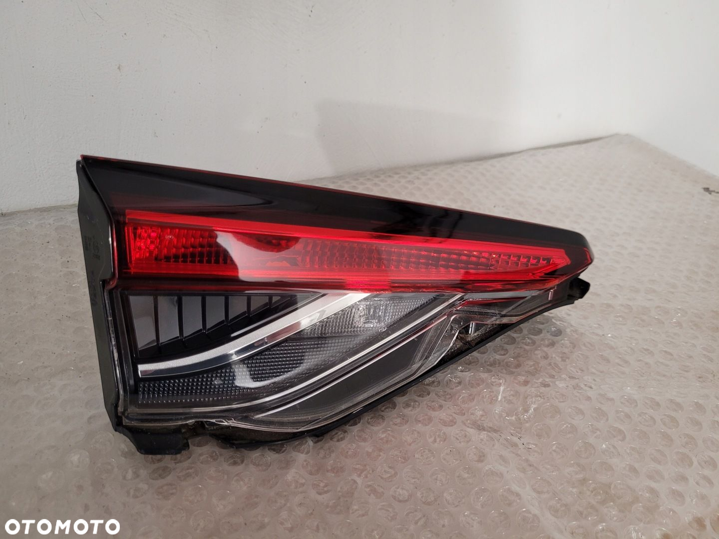 Toyota corolla e21 sedan lampa tylna lewa zwykła - 2