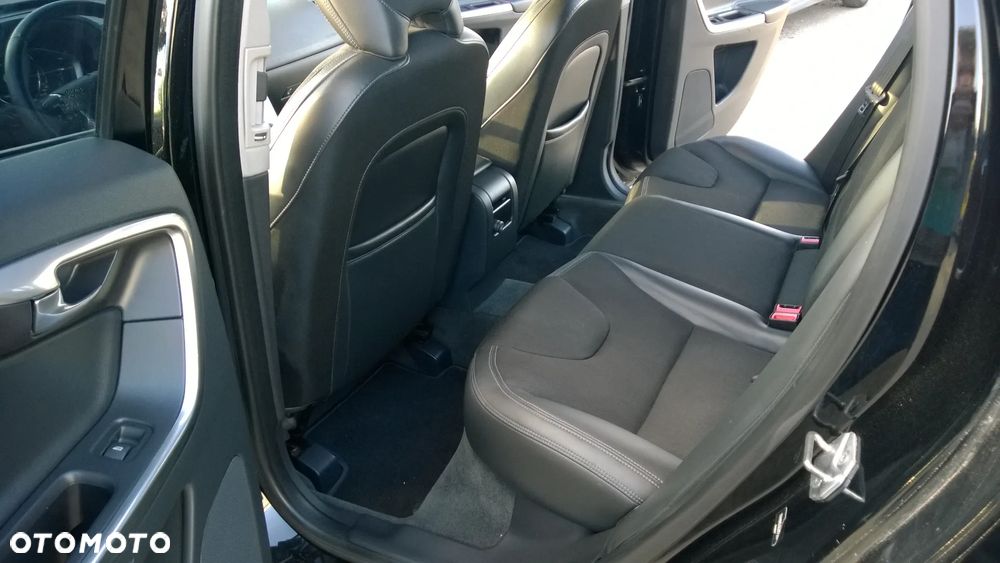 Volvo XC 60 T5 AWD Geartronic Momentum - 11