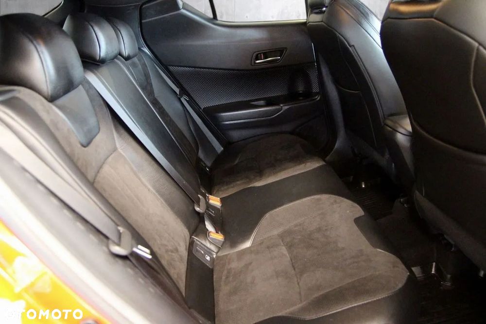 Toyota C-HR Hybrid Lounge - 11