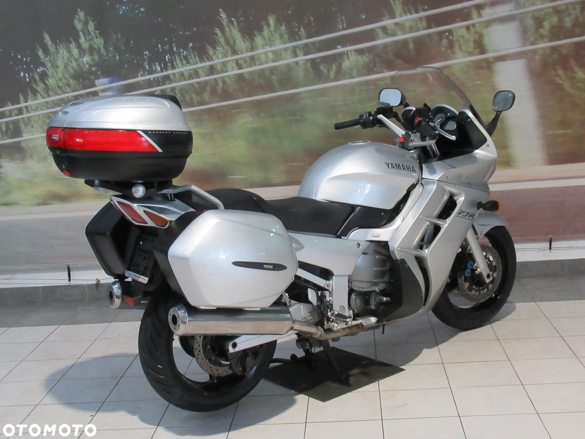 Yamaha FJR - 6