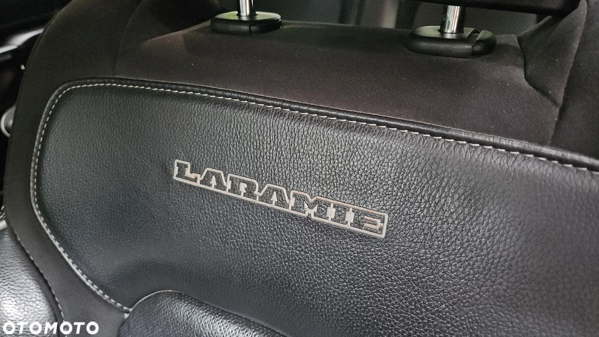 Dodge RAM 1500 5.7 4x4 - 19