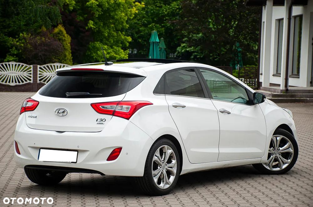 Hyundai i30 blue 1.6 CRDi Trend - 12