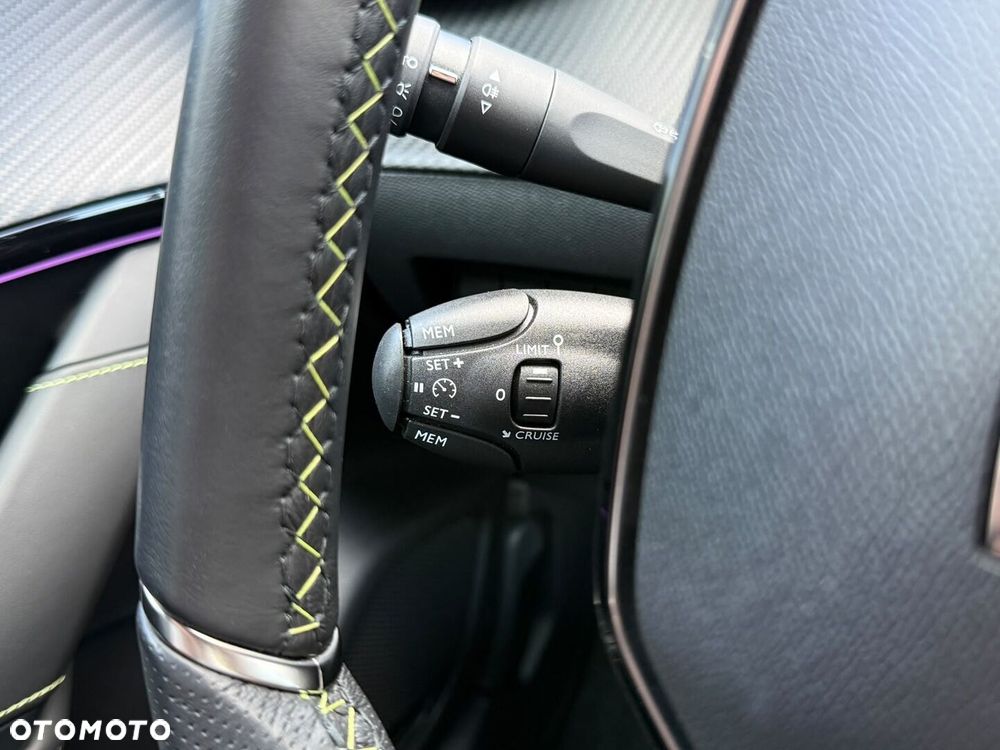 Peugeot 208 - 28