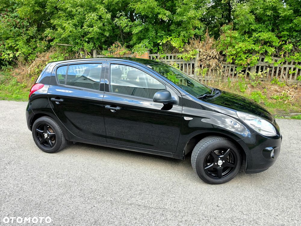Hyundai i20 1.2 FIFA WM Edition - 6