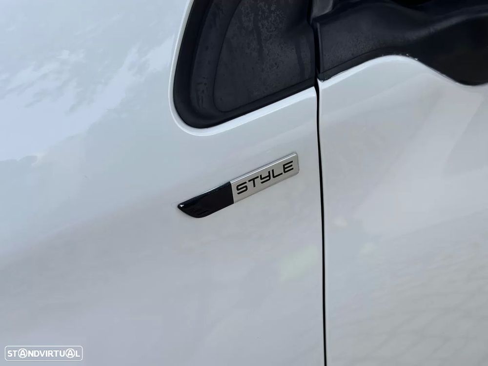 Peugeot 2008 1.2 PureTech Style - 4