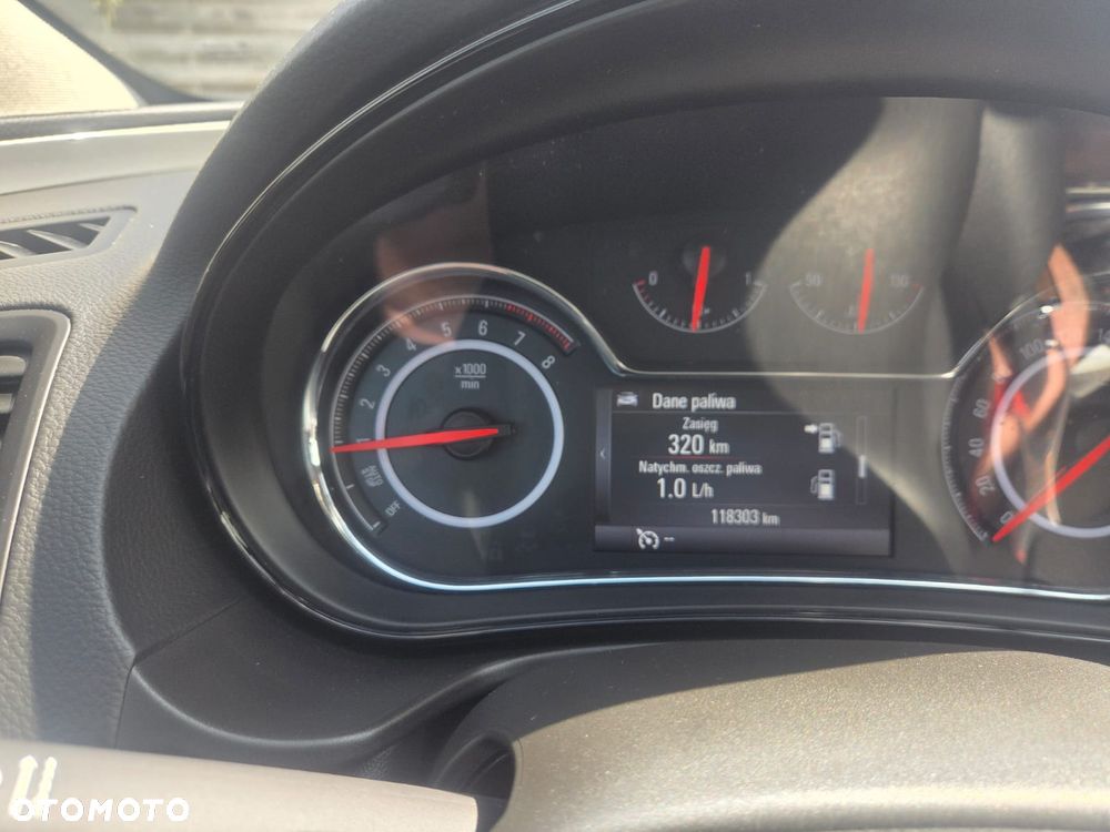 Opel Insignia - 23