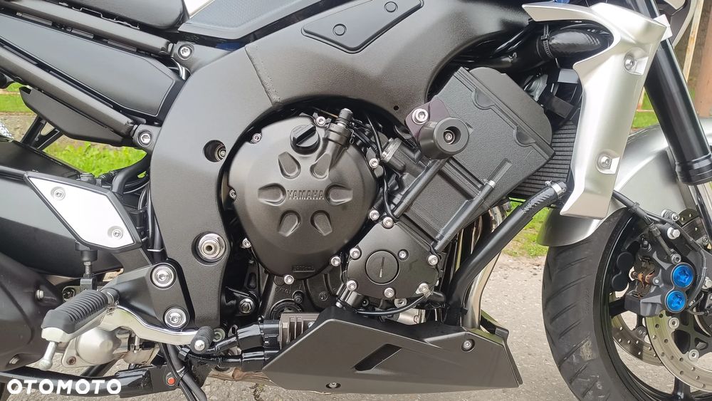 Yamaha FZ - 16