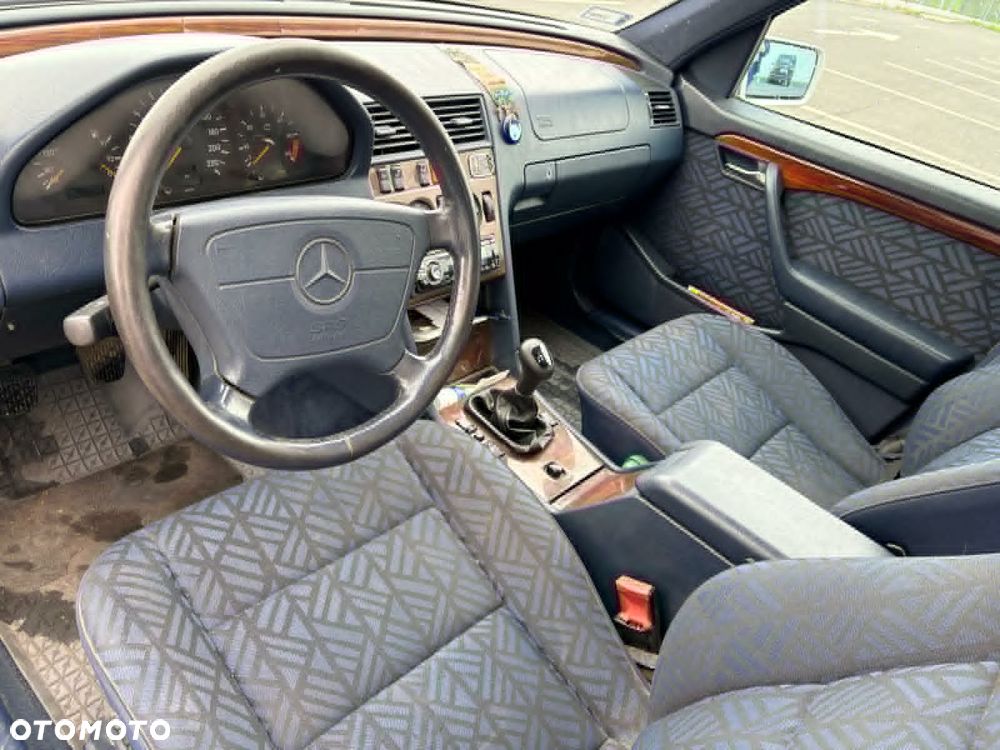 Mercedes-Benz Klasa C 220 D T Elegance - 7