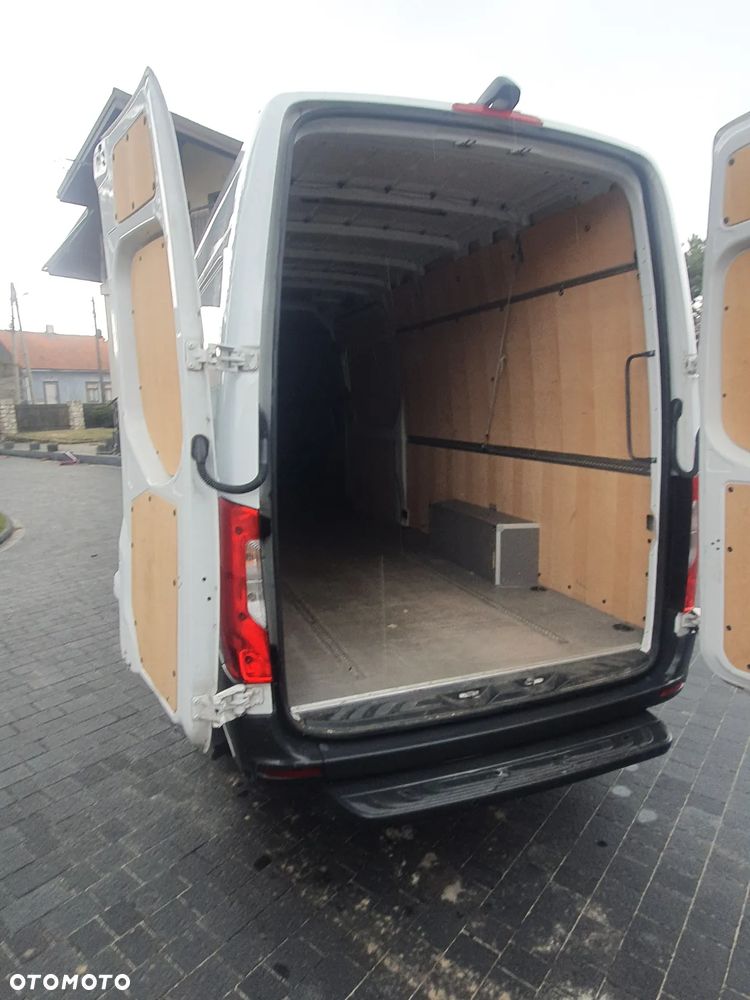 Mercedes-Benz SPRINTER - 12