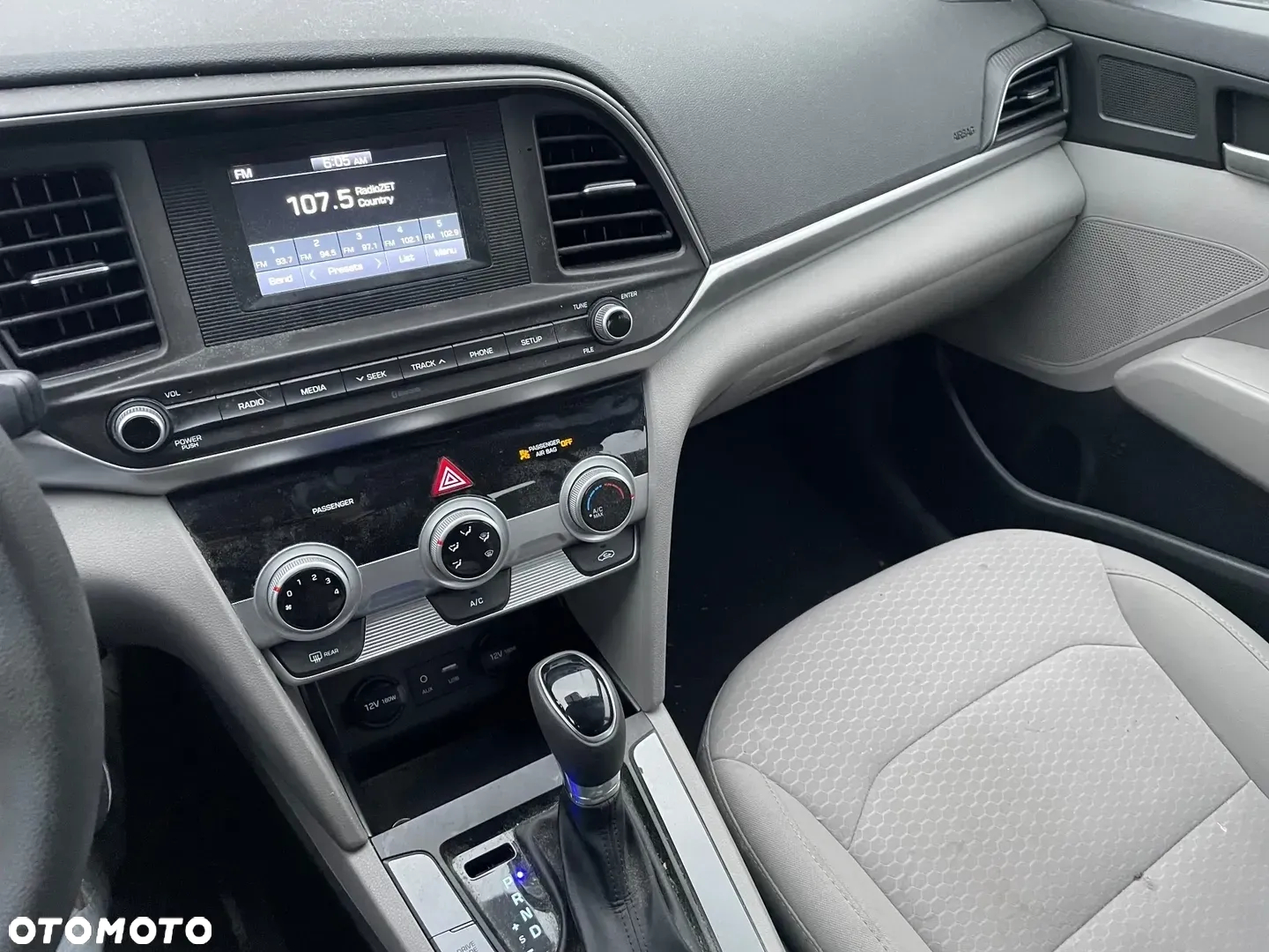 Hyundai Elantra - 7