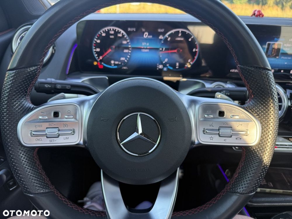 Mercedes-Benz GLB - 11