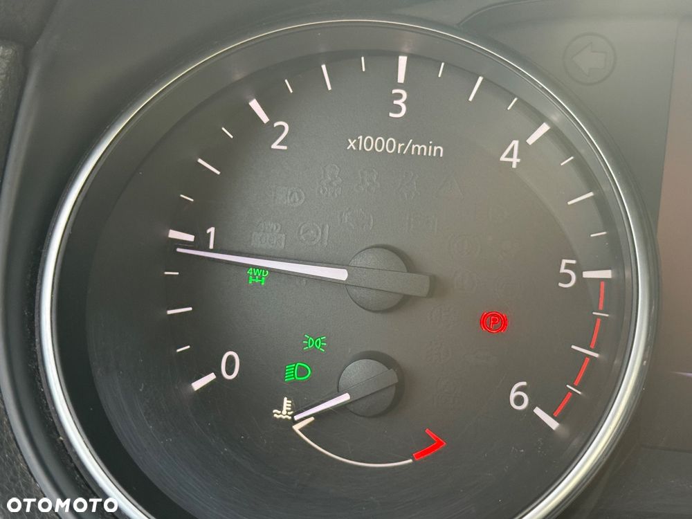 Nissan Qashqai 1.6 DCi 4x4 N-Connecta - 16