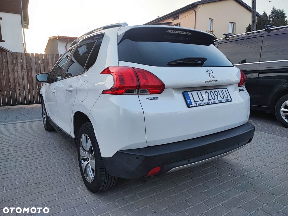 Peugeot 2008 BlueHDi 100 STOP & START Style - 3