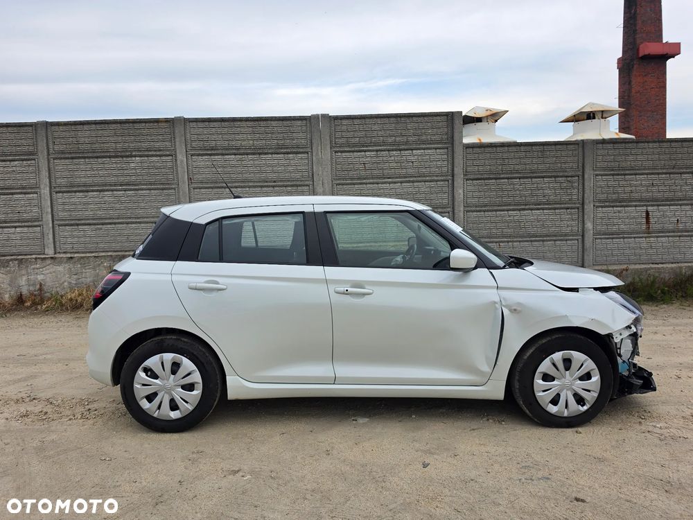 Suzuki Swift 1.2 Dualjet Hybrid MT Club - 34