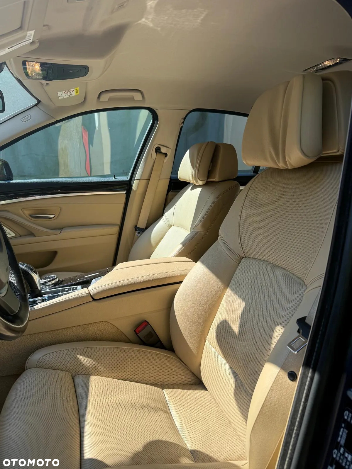 BMW Seria 5 528i xDrive Luxury Line - 11