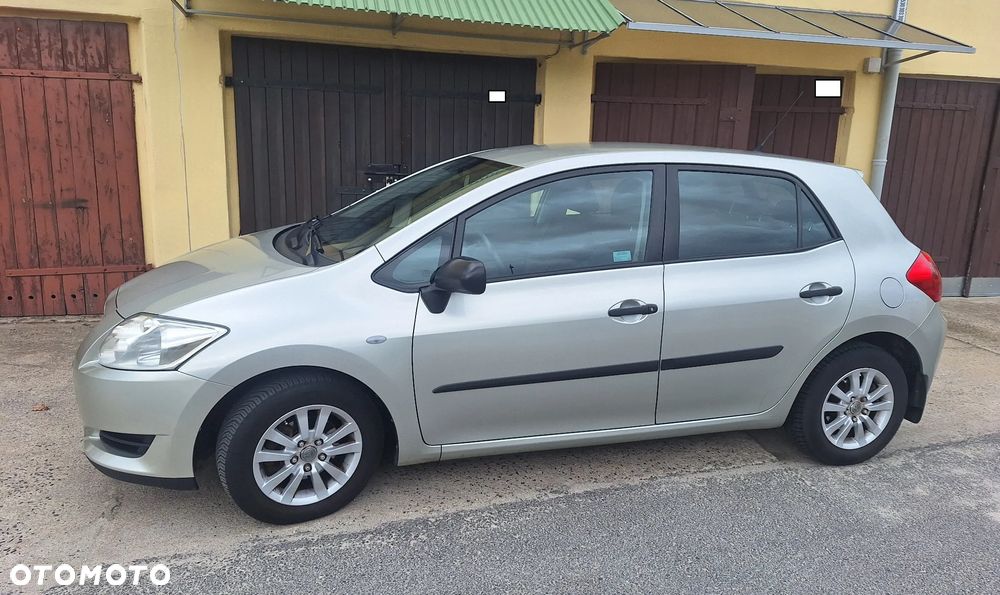 Toyota Auris 1.4 VVT-i Luna - 2