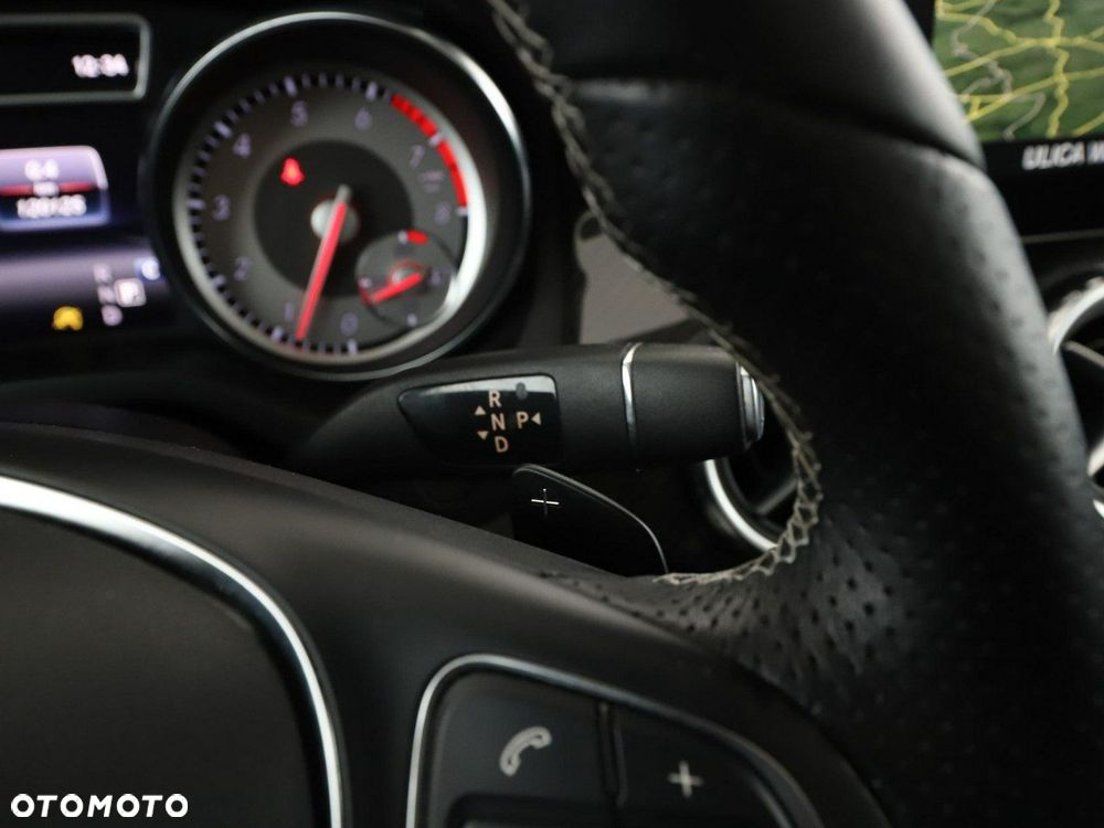 Mercedes-Benz GLA 250 4-Matic Urban - 32