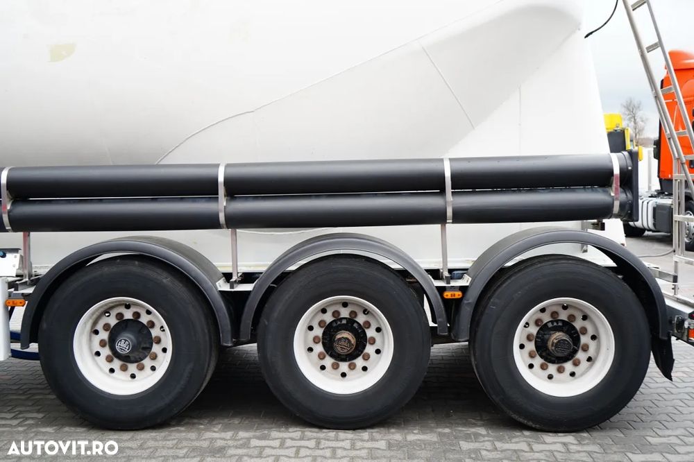 Feldbinder REMORCA CIMENT / 2 COMPARTIMENTE / 37.000 L / SILOC / PENTRU MATERIALE VRAC / JANTE DIN ALIAJ - 20