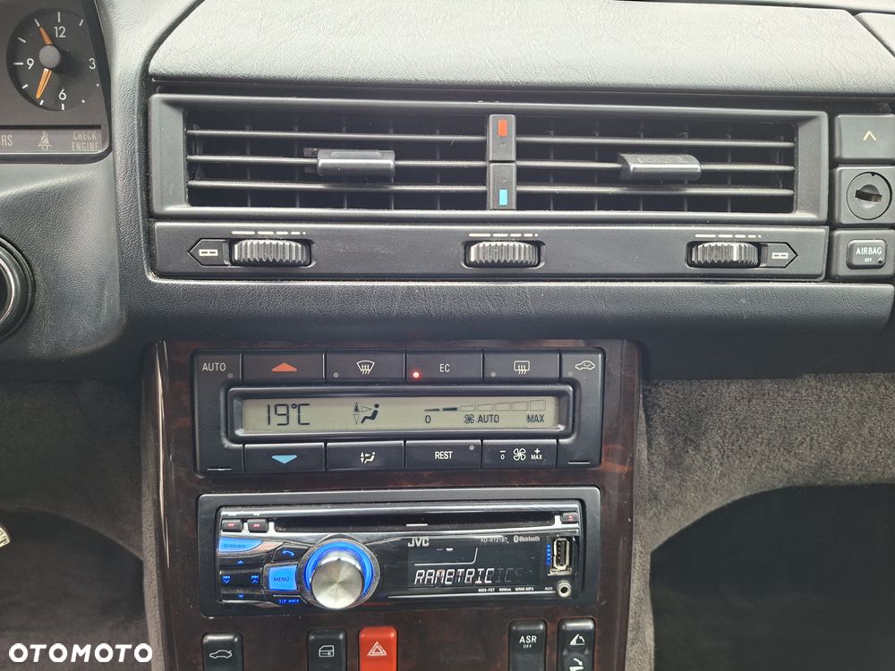 Mercedes-Benz SL - 23