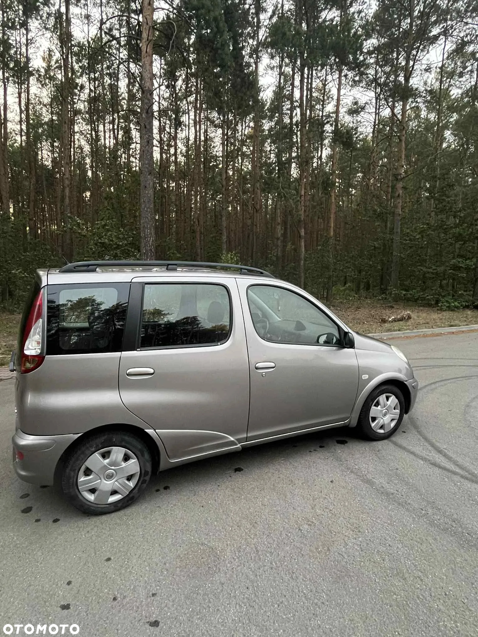Toyota Yaris - 4