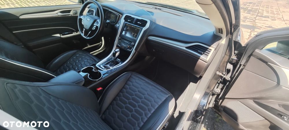 Ford Mondeo Vignale 2.0 TDCi PowerShift - 38