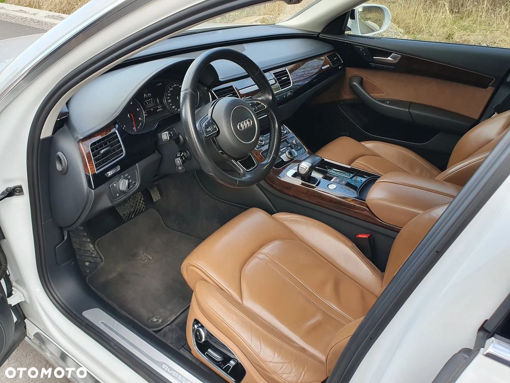 Audi A8 4.2 TDI DPF (clean diesel) quattro tiptronic - 19