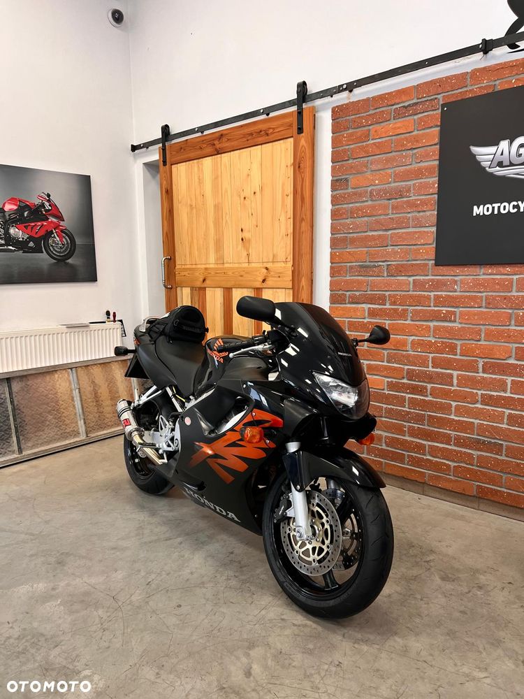 Honda CBR - 18