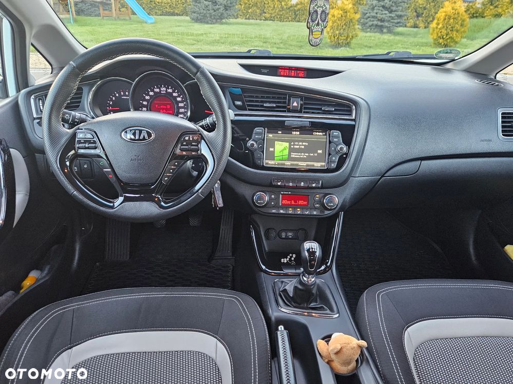 Kia Ceed 1.6 CRDi 136 ISG Dream-Team Edition - 22