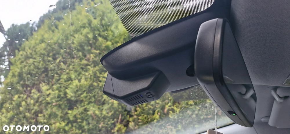 Toyota Corolla 2.0 Hybrid Executive - 26