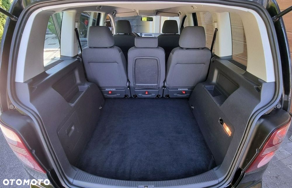Volkswagen Touran - 16