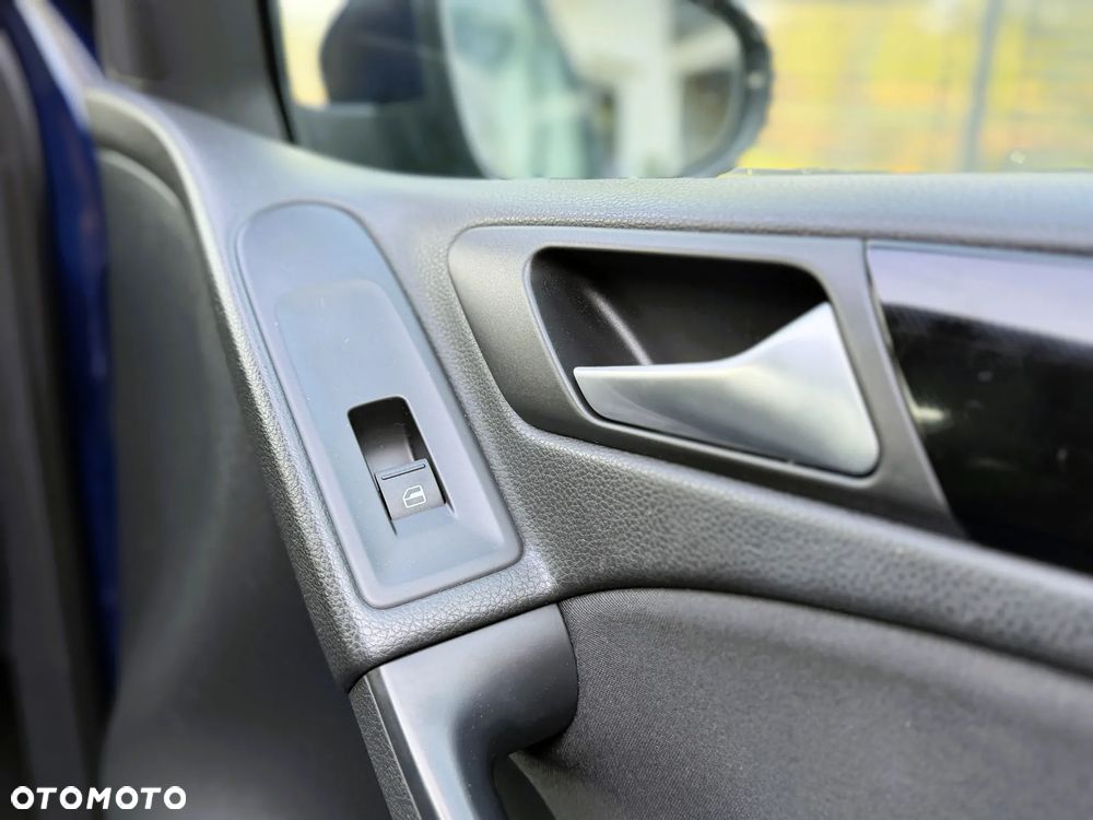 Volkswagen Golf - 16