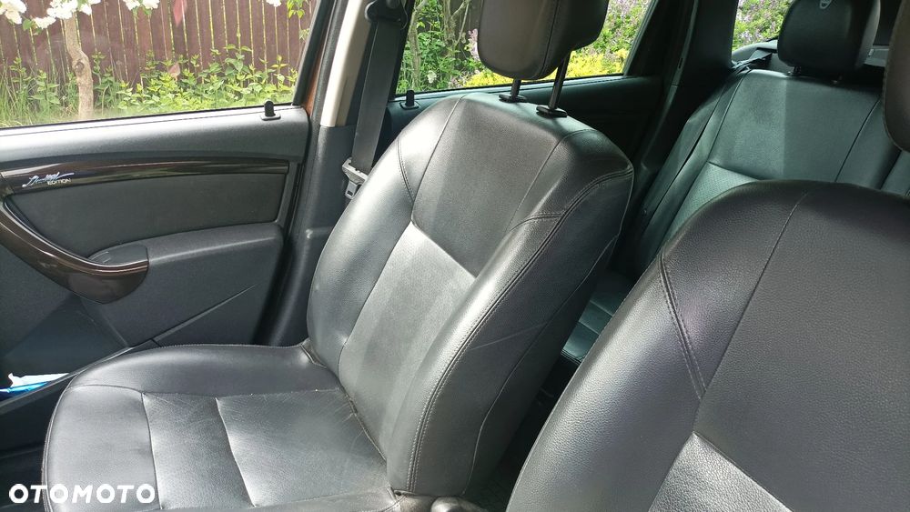 Dacia Duster 1.6 16V 4x2 Laureate - 4
