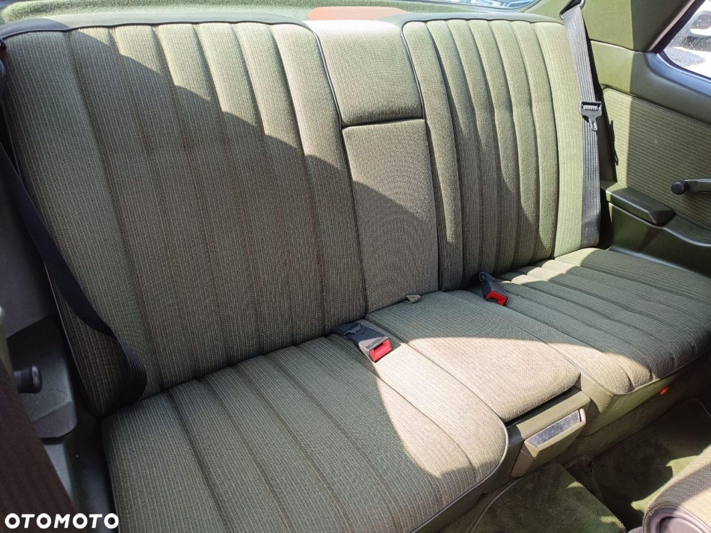Mercedes-Benz W123 - 32